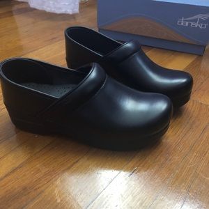 Brand New Black Danskos